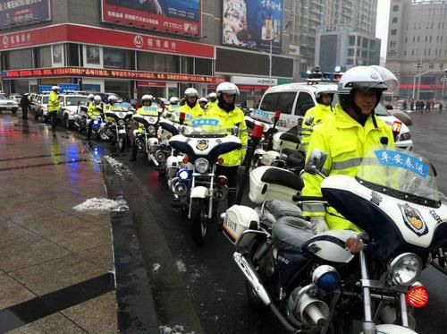 芜湖新配30辆警用摩托车 加强春运巡查工作