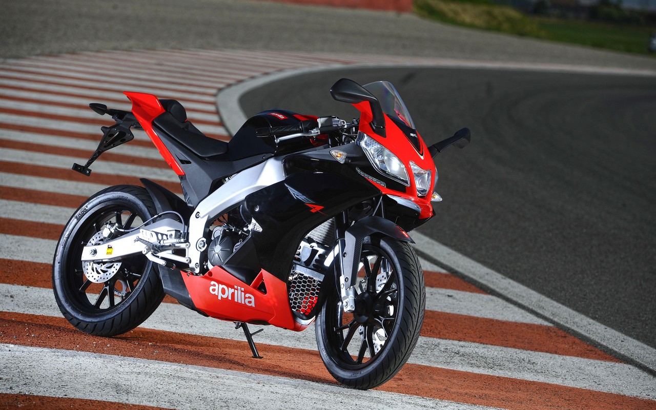 阿普利亚 aprilia rs4 125