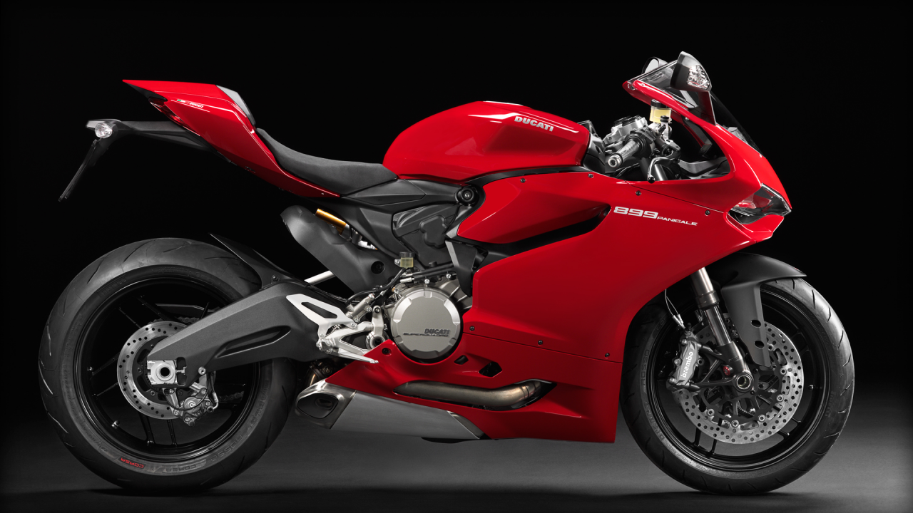 SBK-899-Panigale_2014_Studio_R_C01_19201080.mediagallery_output_image_[19201080]