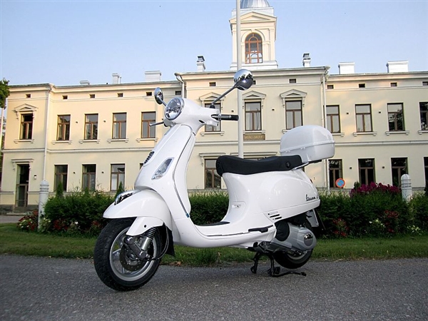 多看两眼就想买买买 Vespa LX摩托车