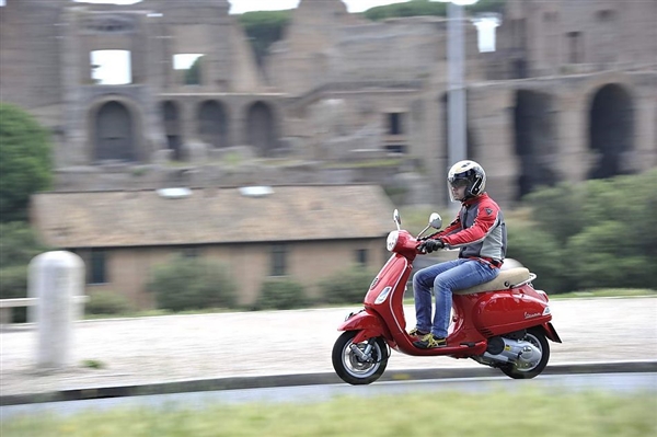 多看两眼就想买买买 Vespa LX摩托车