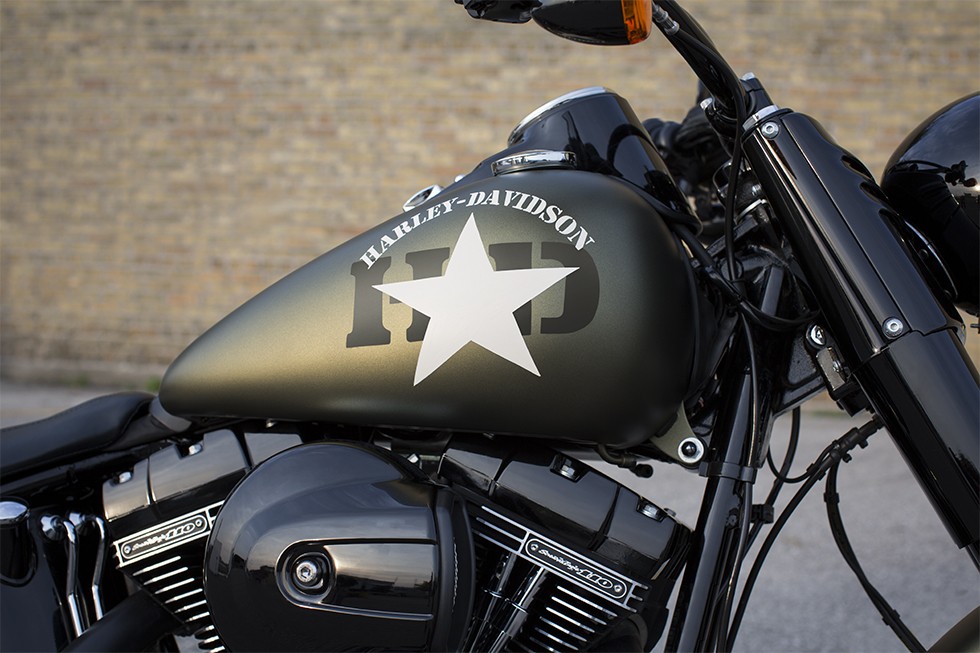 2016-harley-davidson-softail-slim-s-shows-authentic-retro-military-styling-photo-gallery_7