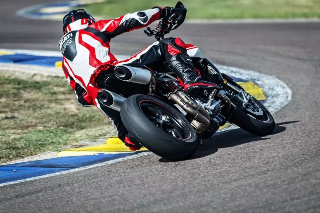 杜卡迪2019hypermotard950sp骇客