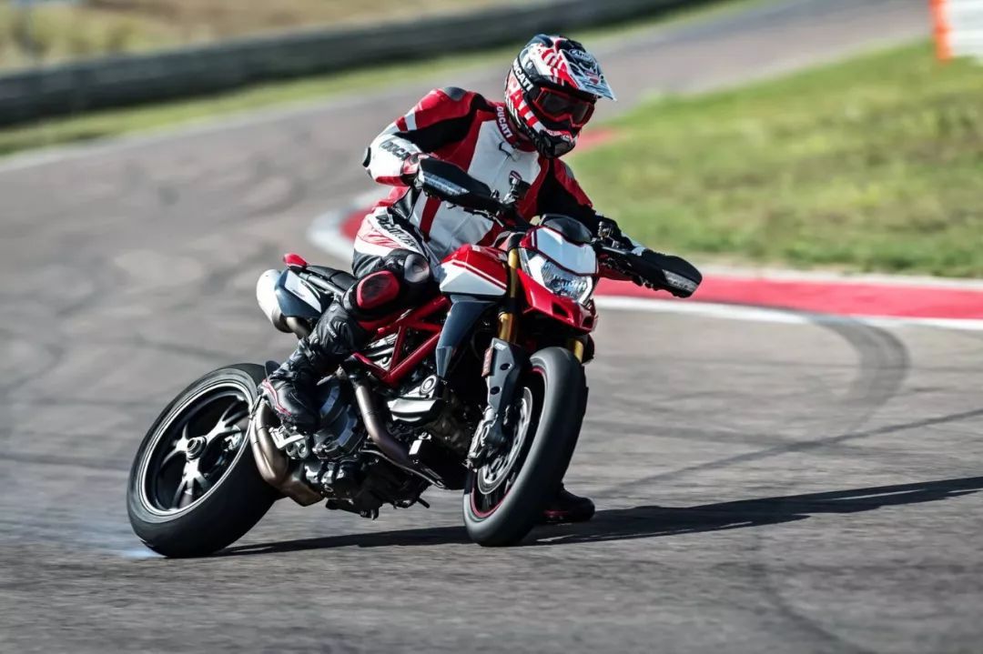 杜卡迪2019hypermotard950sp骇客