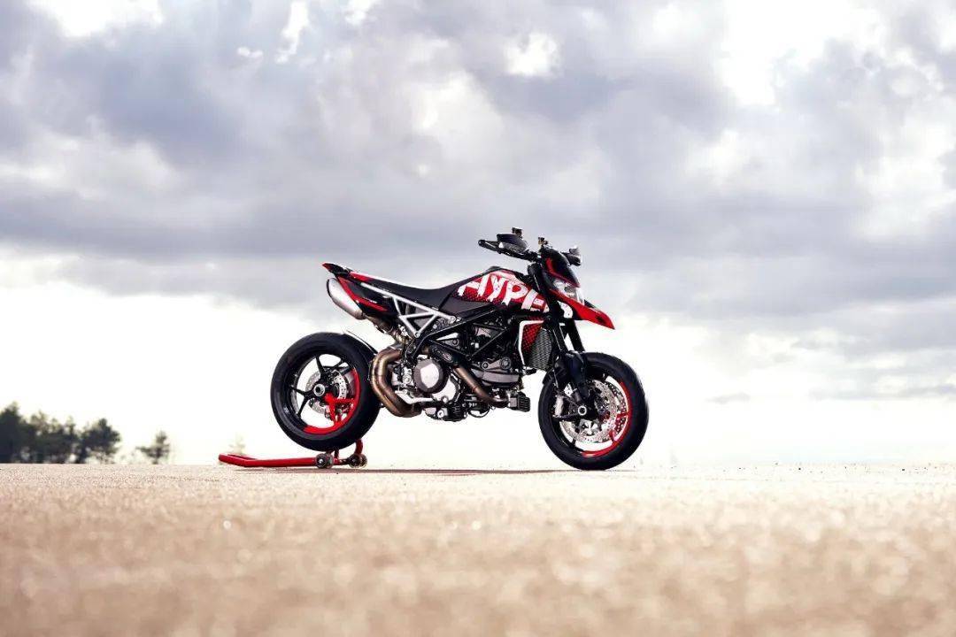 杜卡迪发布骇客hypermotard950rve版