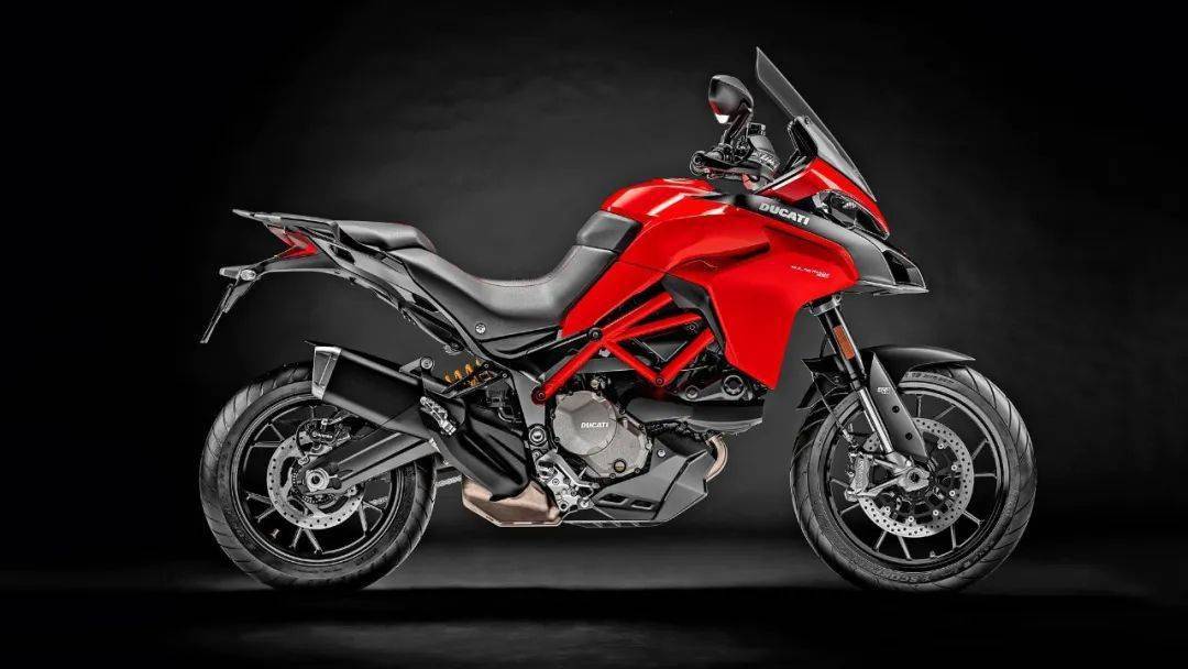 杜卡迪揽途 multistrada 950s gp 白