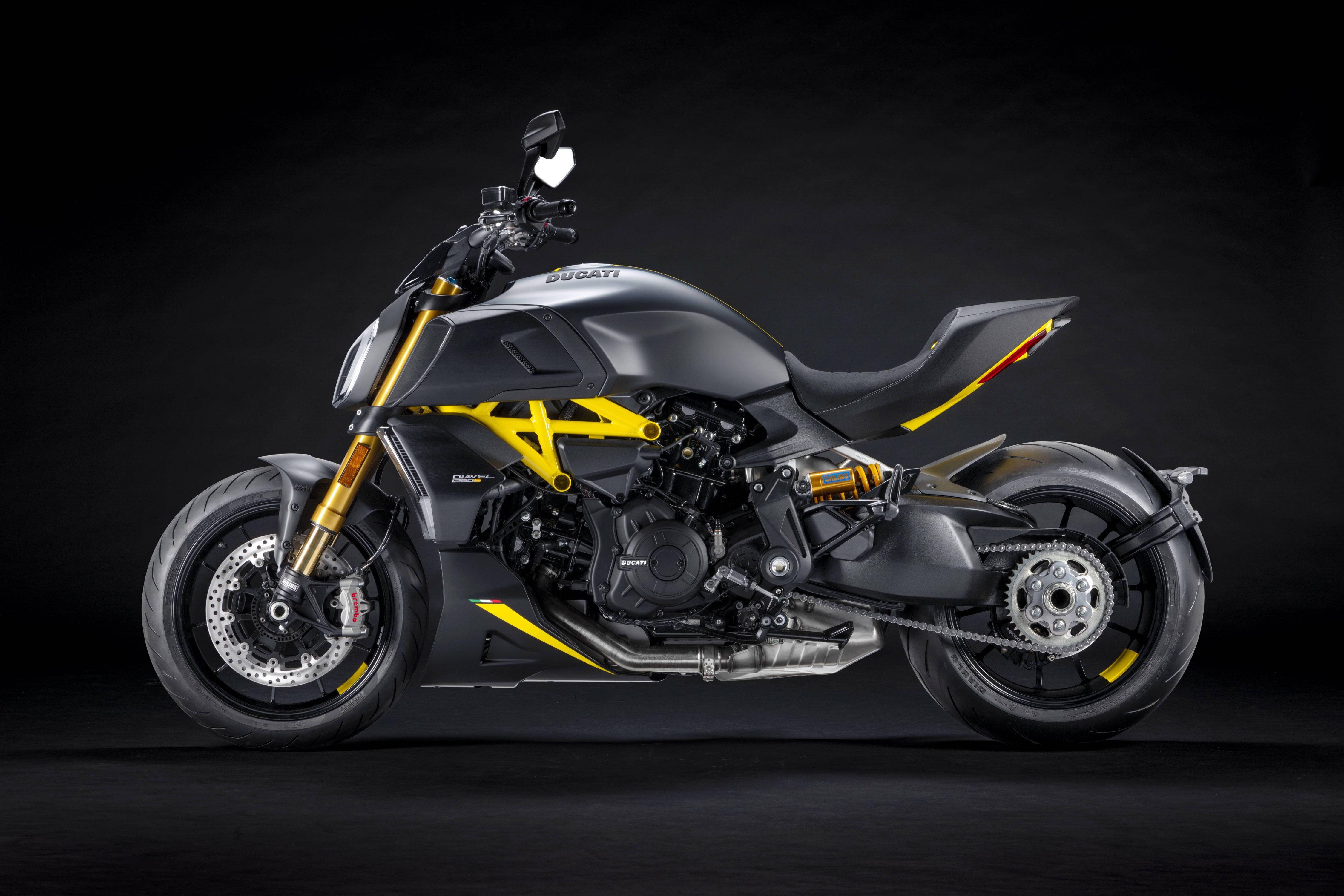 杜卡迪大魔鬼 diavel 1260 s"黑钢"版_新车新品_资讯